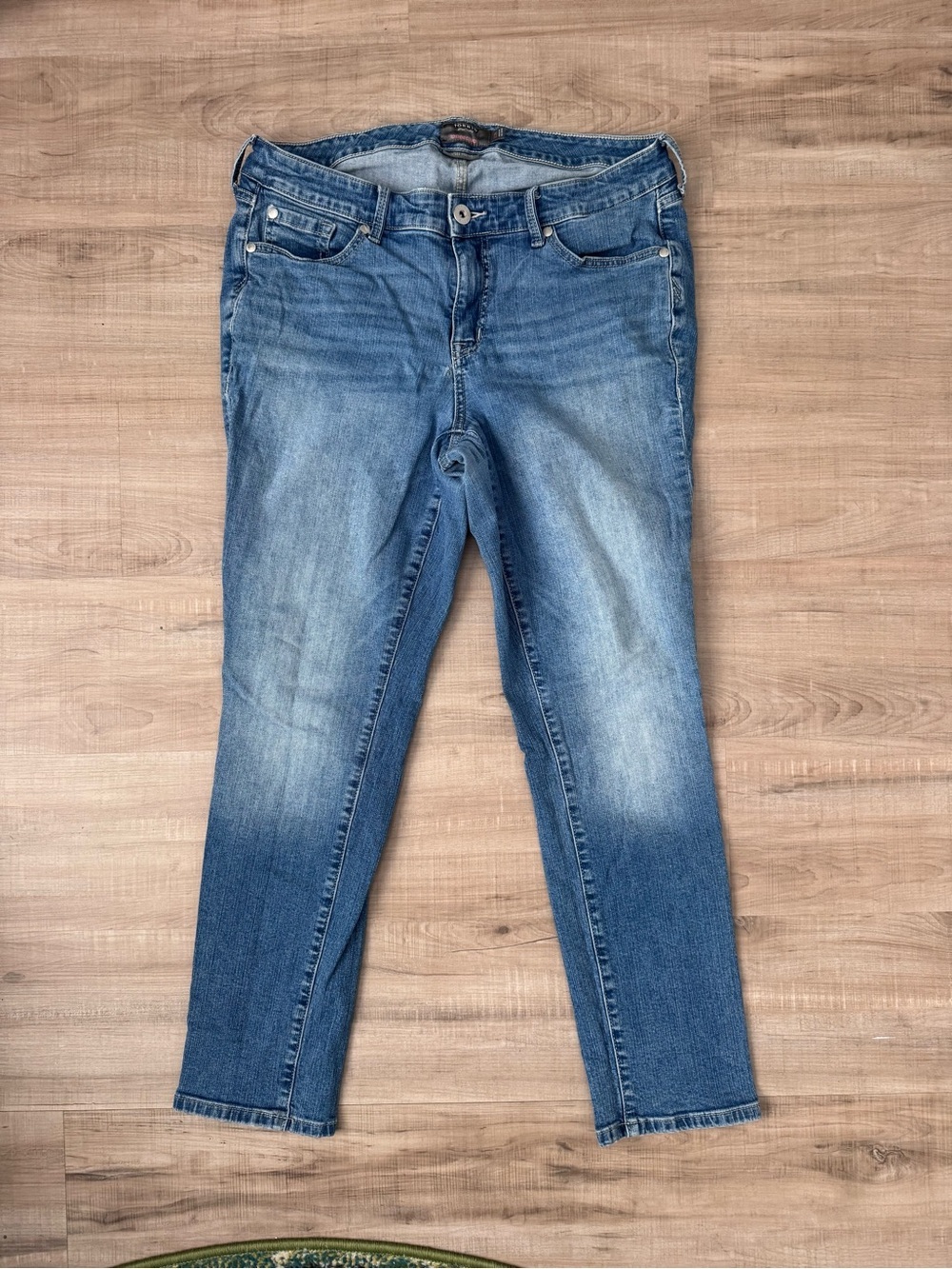 TORRID Boyfriend Straight Jeans | 12R - Picture 3 of 5